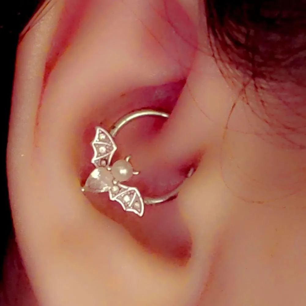 16G Septum Ring for Women Men 316L Surgical Stainless Steel Nipple Rings Cute Halloween Bat Nose Ring Seamless Hinged Segment Clicker CZ Daith Earrings Rook Helix Tragus Cartilage Piercing Jewelry