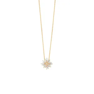 18 Karat Yellow Gold mini star pendant with Baguette and White Diamonds
