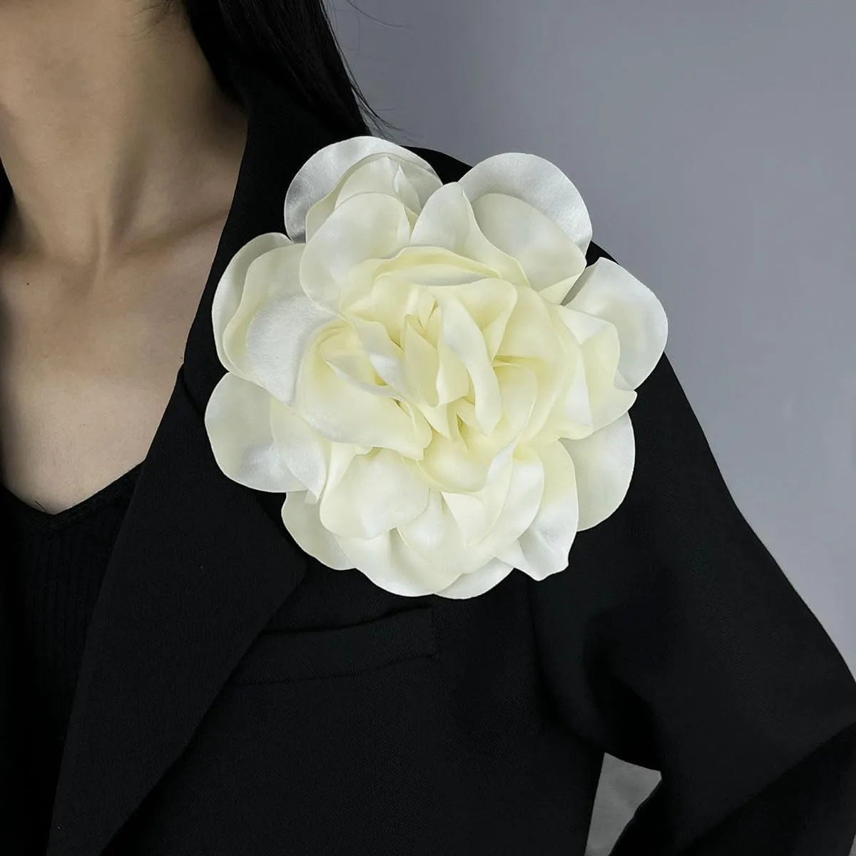19mm Extra Large Rose Flower Brooches Lapel Pins Dainty Satin Fabric Brooches Big Camellia Flower Brooch Pin for Women Wedding Part Dance Clothes Accessories Jewelry