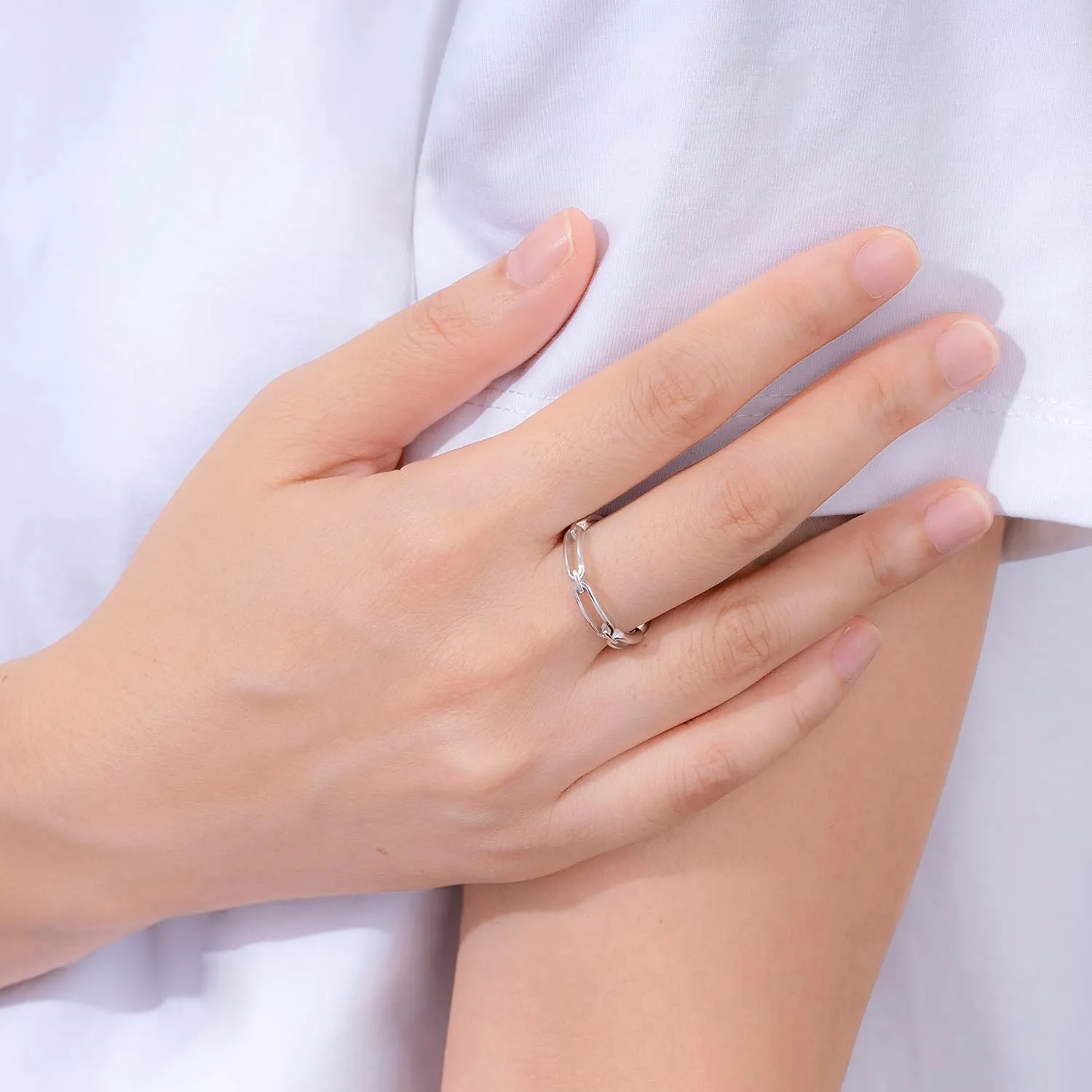 Amazon Essentials 14K Gold or Rhodium Plated Sterling Silver Chain Link Band Ring