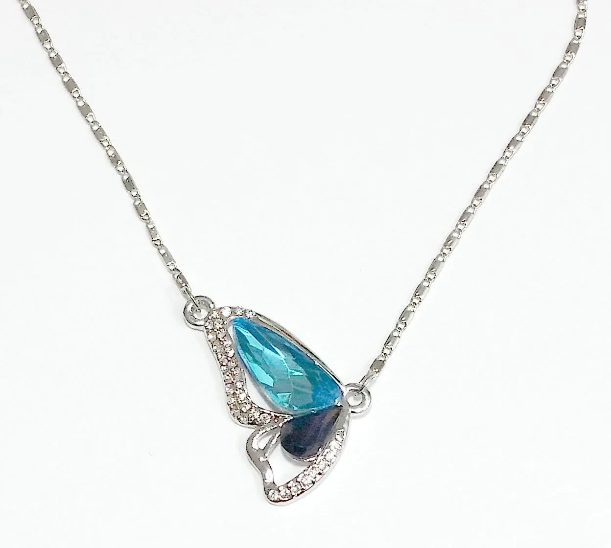 Beautiful Colorful Crystal Butterfly Necklace for Women, Great Fashion Jewelry