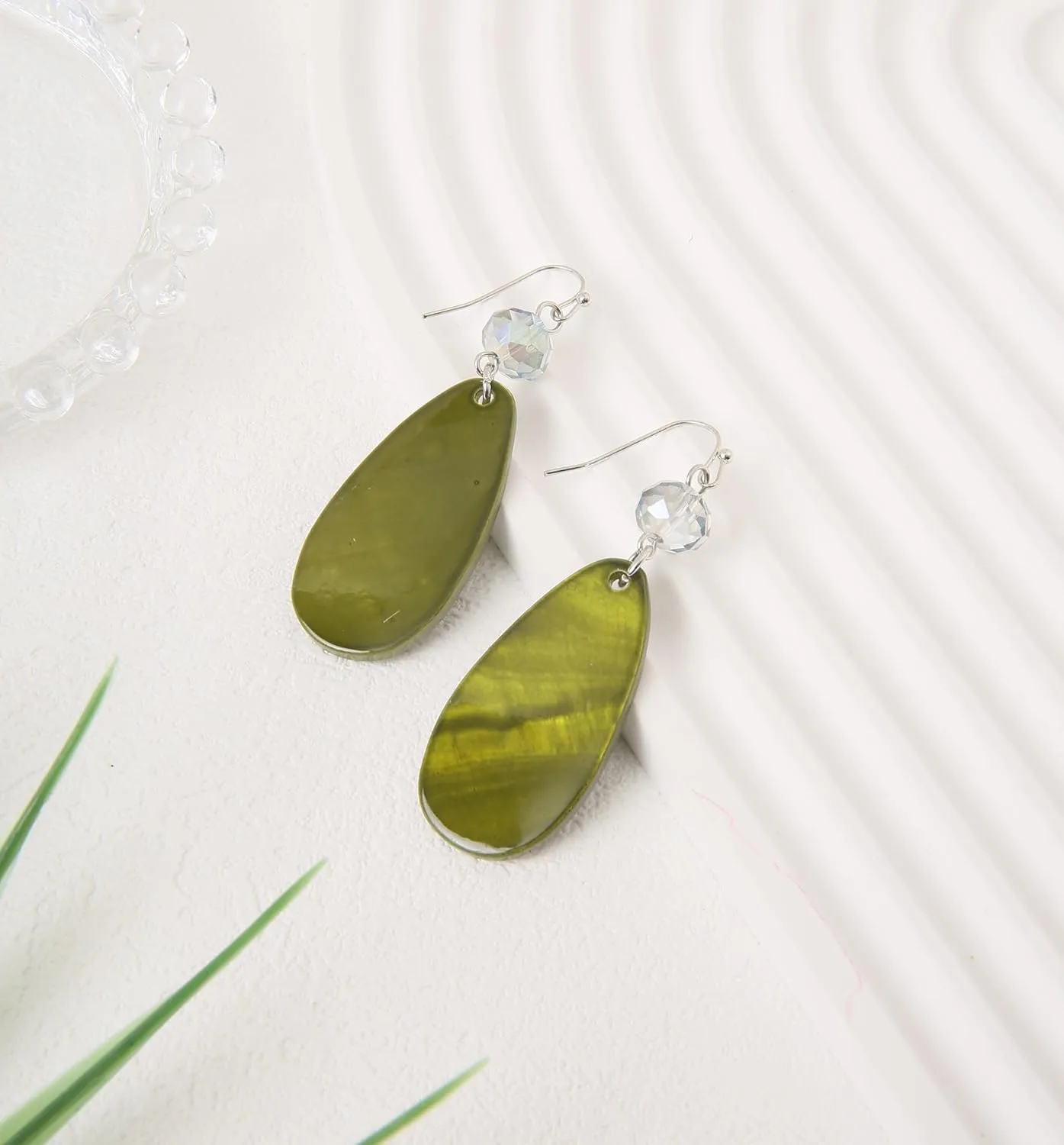 Big Natural Shell Drop Earrings Trendy Fashion Red Green Teal Pendant Dangling Earring for Women