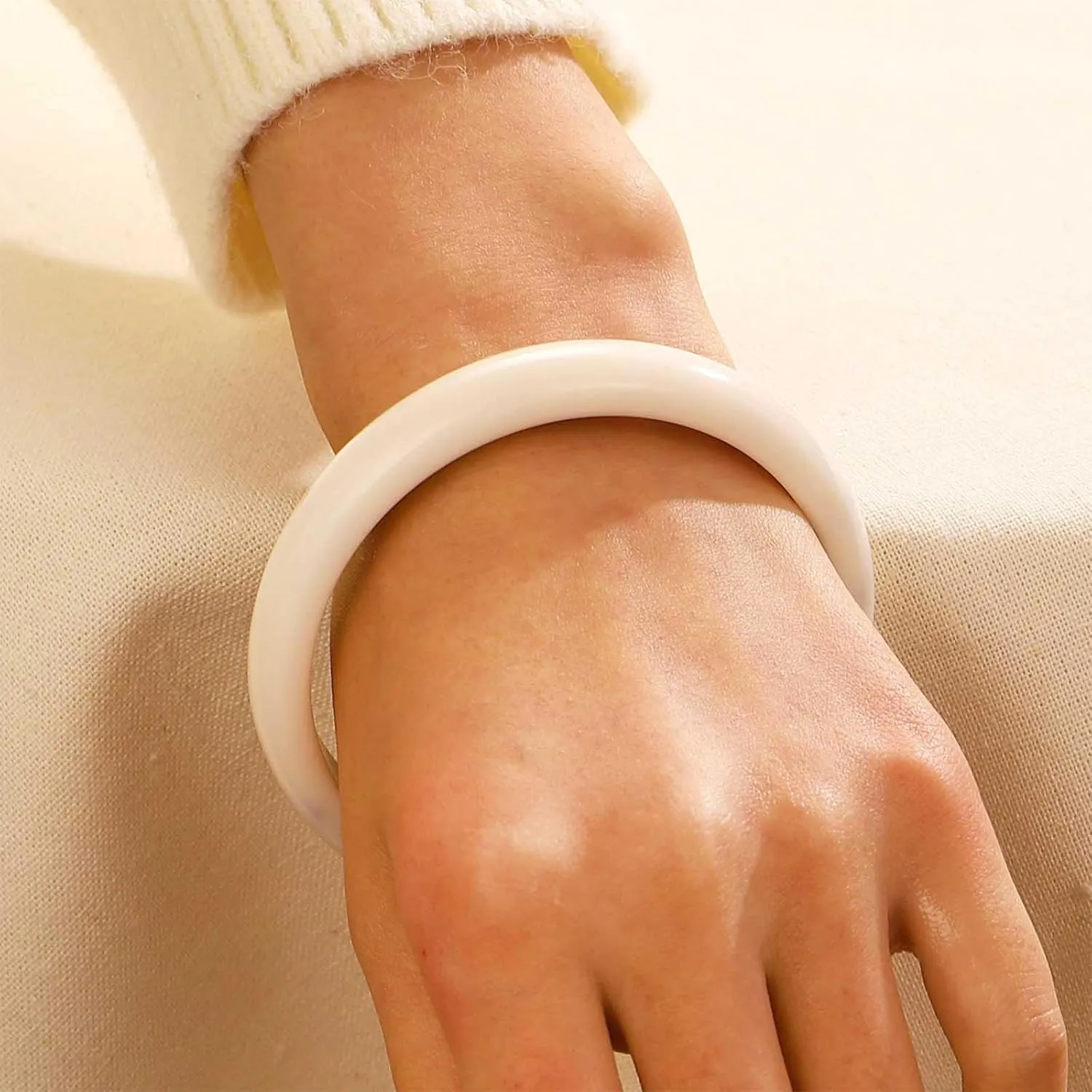 Boho Acrylic Bangle Bracelet Chunky Acrylic Bracelets White Resin Bracelet Quartz Crystal Bangle Bracelet Gemstone Bangle Bracelet Jewelry for Women