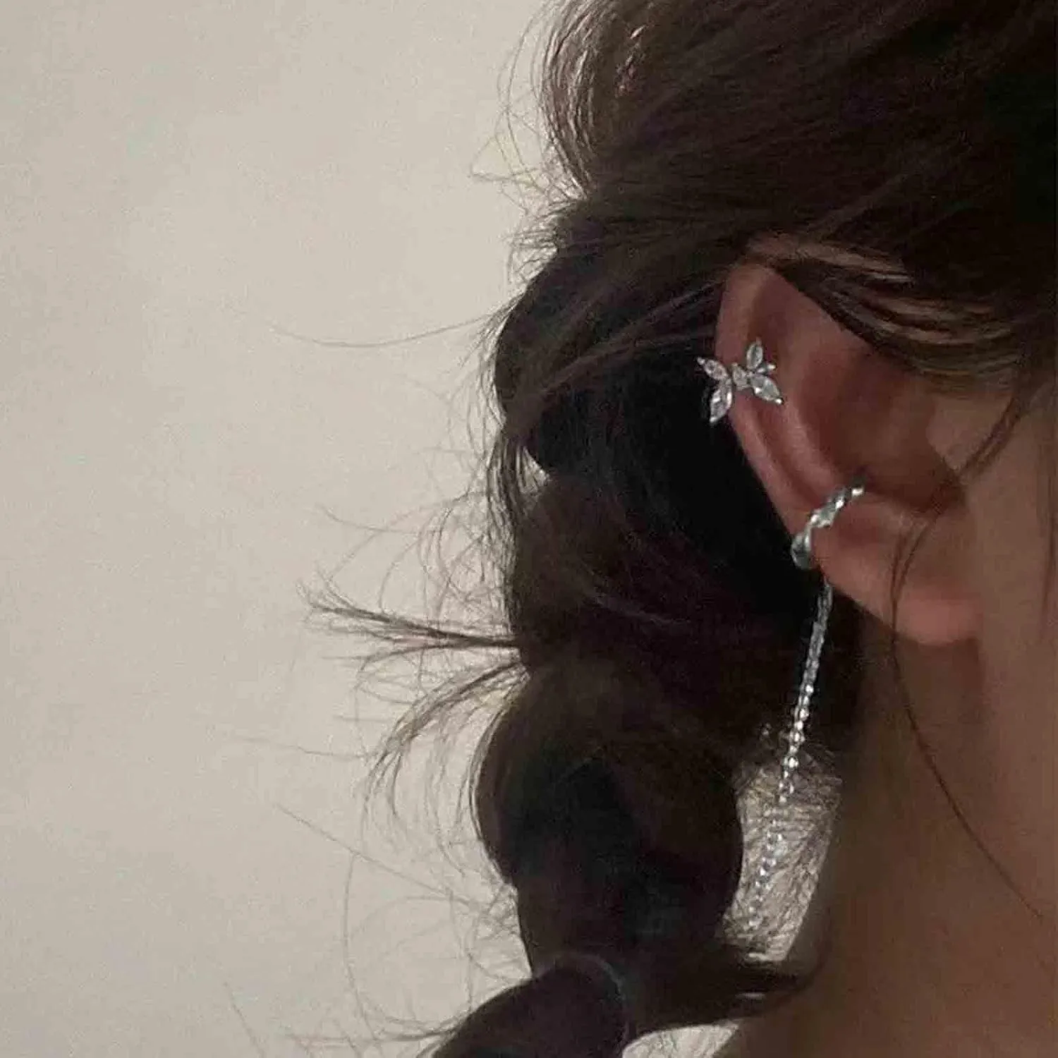 Boho Crystal Butterfly Ear Cuff Earrings Silver Long Chain Cuff Earrings Cz Butterfly Ring Helix Earrings Tiny Butterfly Clip on Earrings Jewelry for Women and Girls