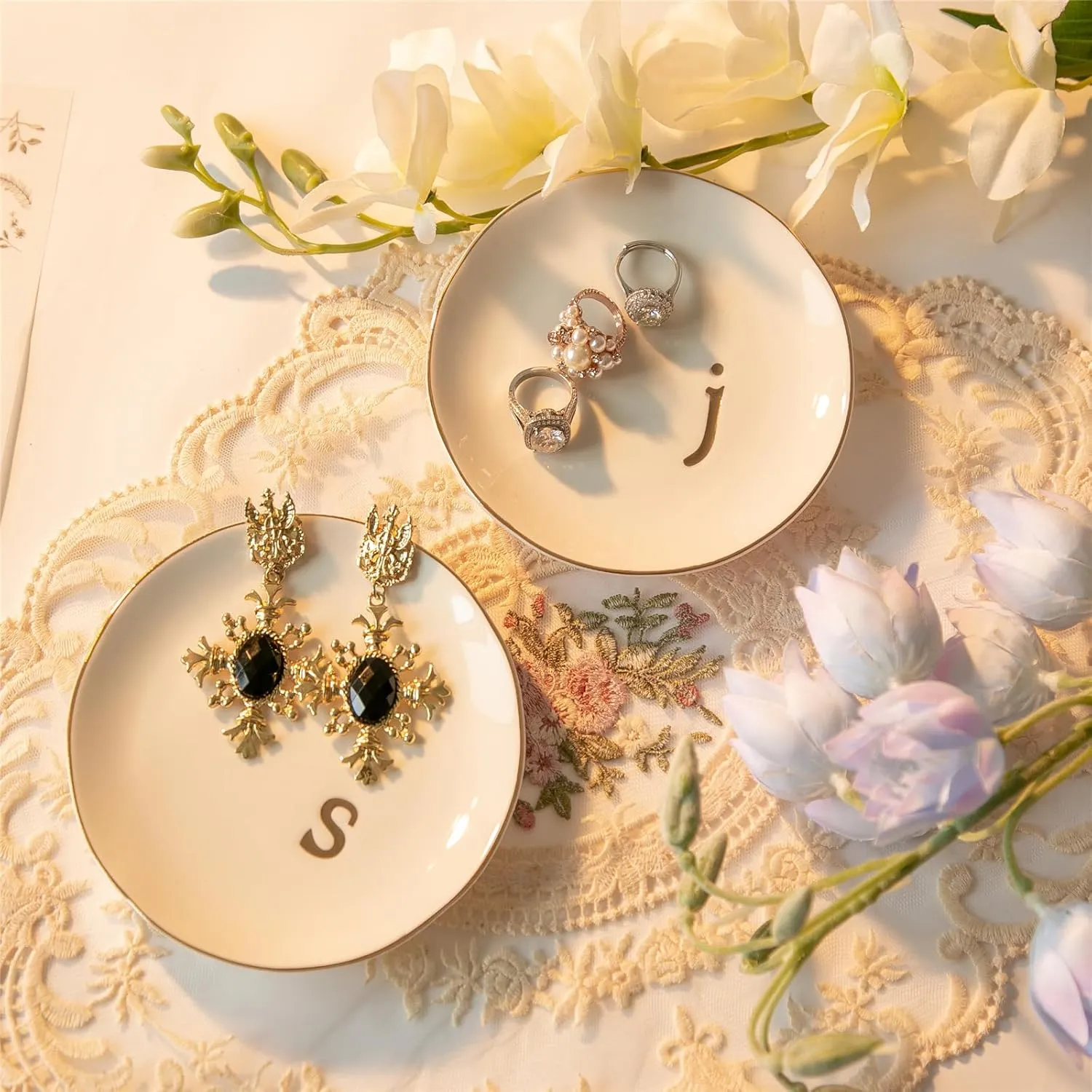 Ceramic Ring Holder for Jewelry, Jewelry Tray, Ring Dish, Aesthetic Room Decor, Engagement Gifts Bride Gifts Wedding Gifts for Women, White, 4.75"(N)