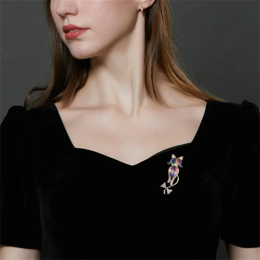 Dainty Rhinestone Cat Animal Brooch Pin for Women Girls Gold Plated Austrian Crystal with Gradient Color Cute Kitten Brooches Lapel Pins Fashion Birthday Christmas Festival Jewelry Gift for Daughter