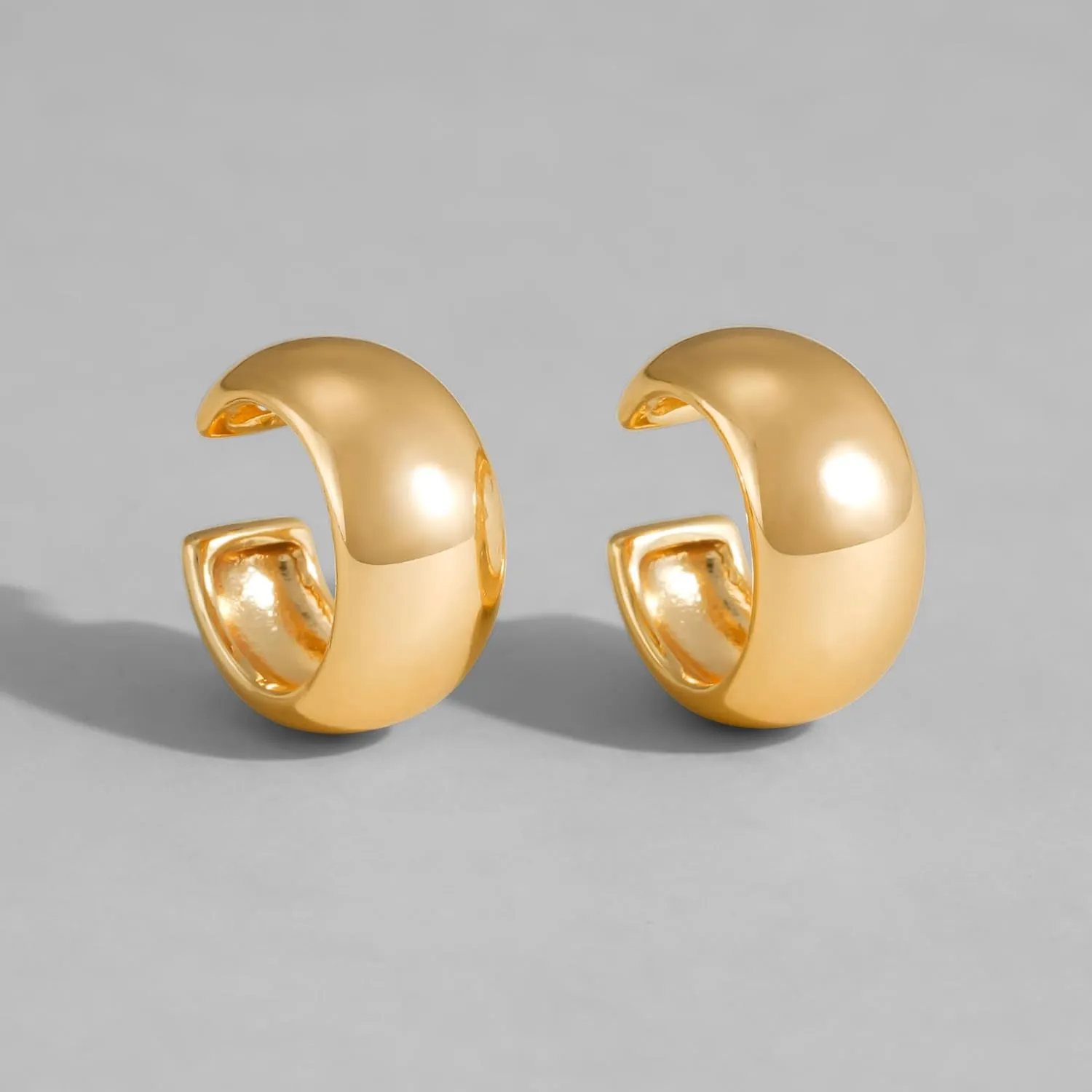 DREMMY STUDIOS Women Gold Ear Cuff Earrings 14K Gold Plated Non Pierced Tiny Ear Cuffs Huggie No Piercing Hoops Ear Cartilage Clip on Wrap Hoop Simple Small Minimalist Dainty Fake Earrings