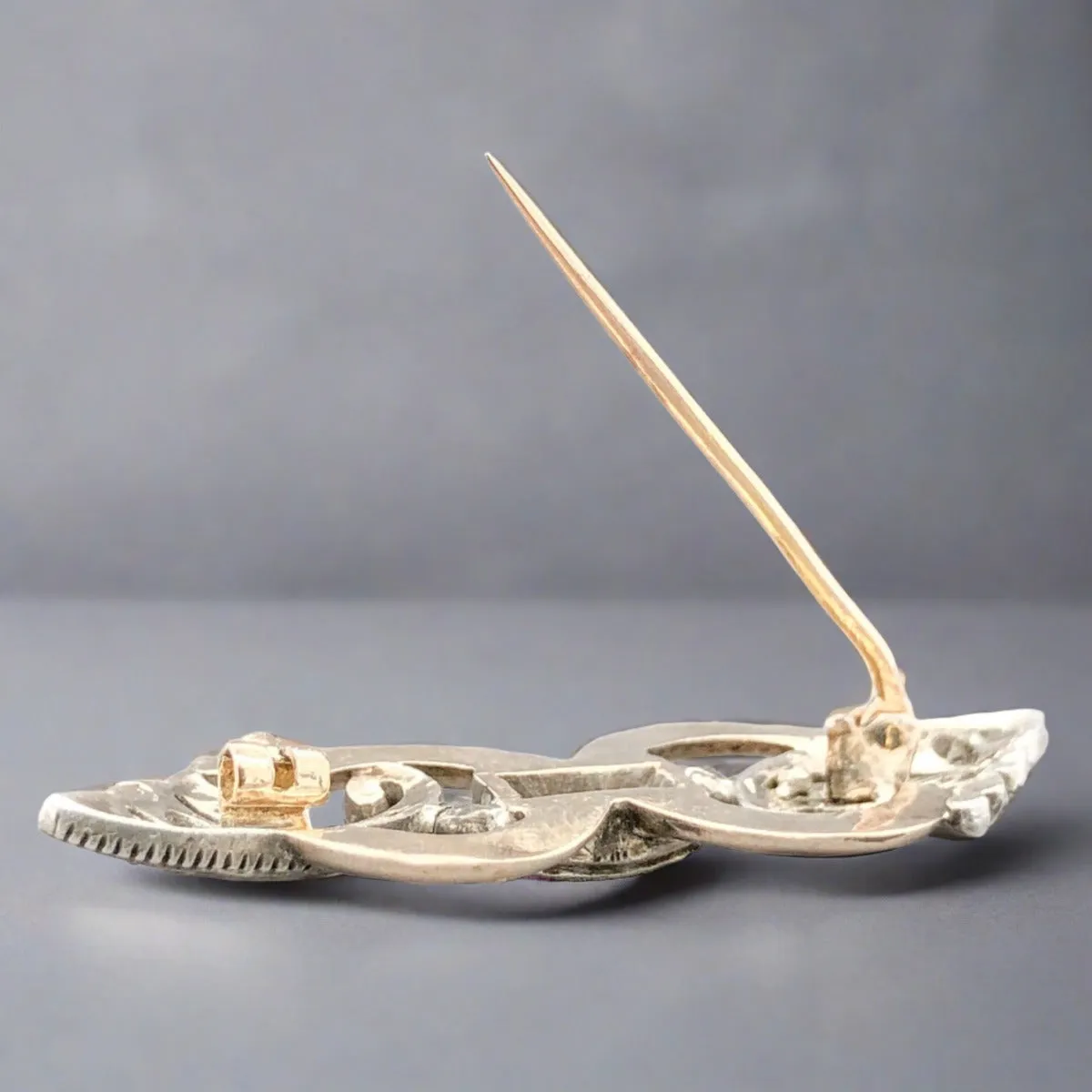 Estate Edwardian 14K R Gold 0.17ct Lab-Created Ruby & Diamond Bow Brooch