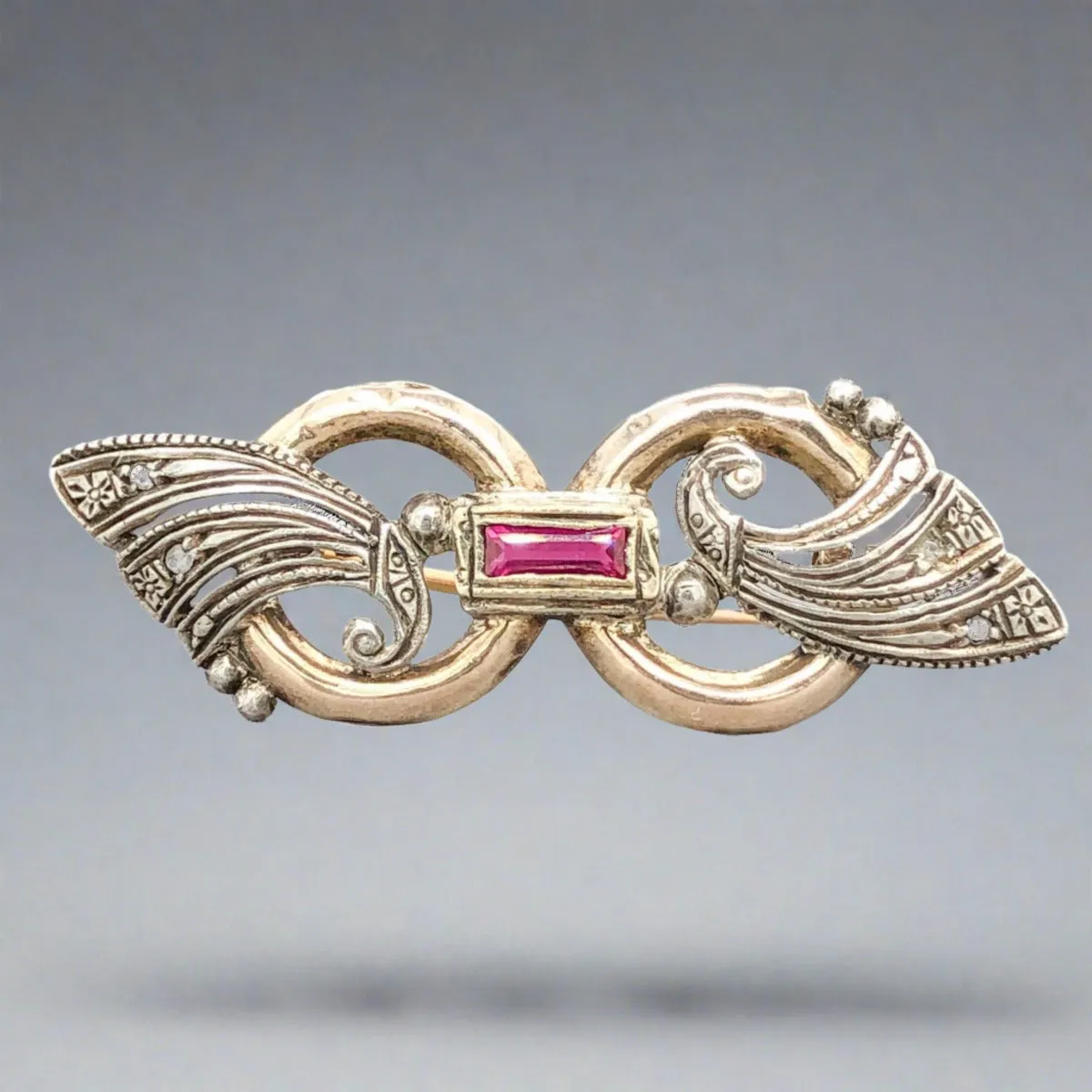 Estate Edwardian 14K R Gold 0.17ct Lab-Created Ruby & Diamond Bow Brooch