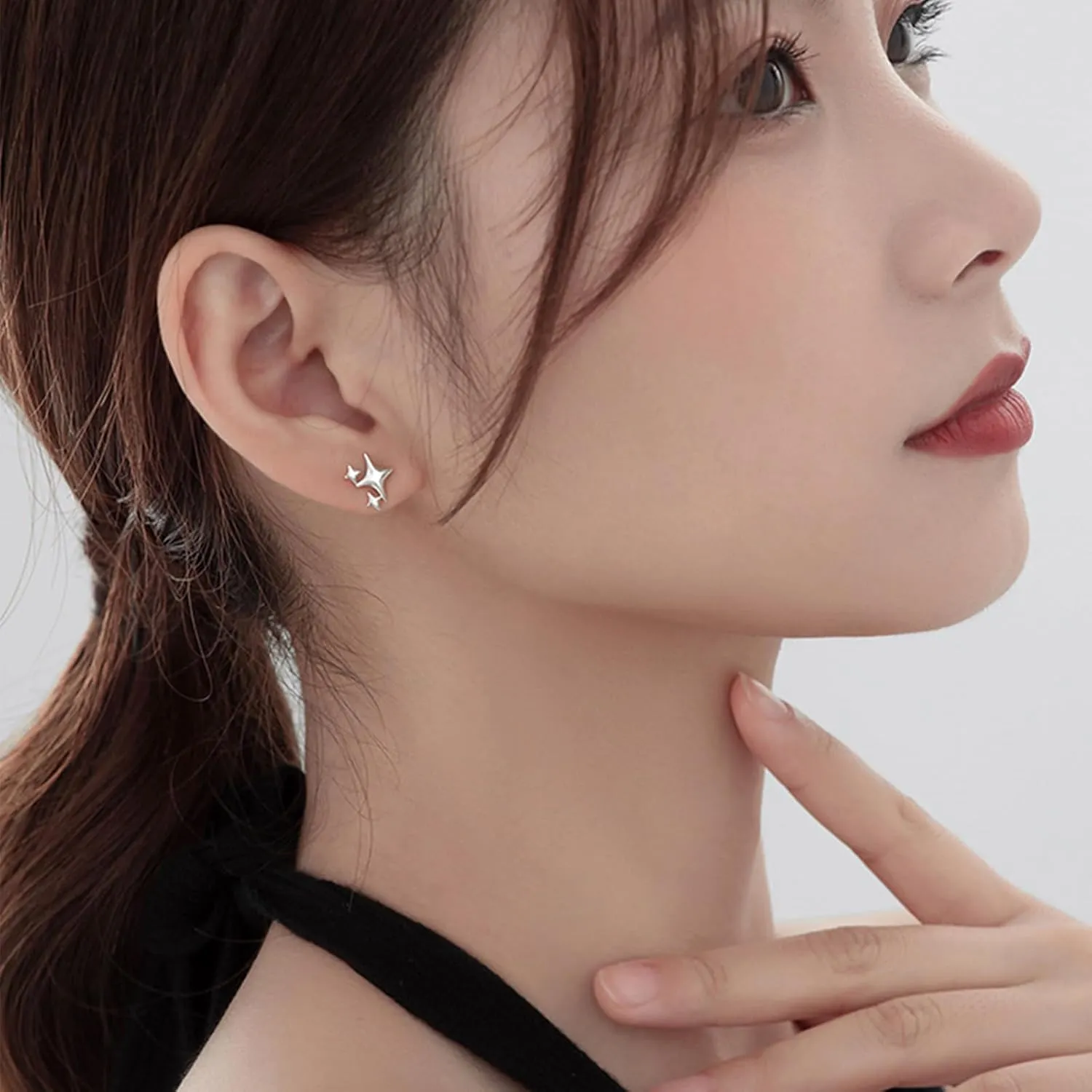 Gold Hoop Earrings Set for Women Chunky Hypoallergenic Open Huggie Hoops Earring Plated Stack Earring Lightweight Trendy Small Cute for Multiple Piercing