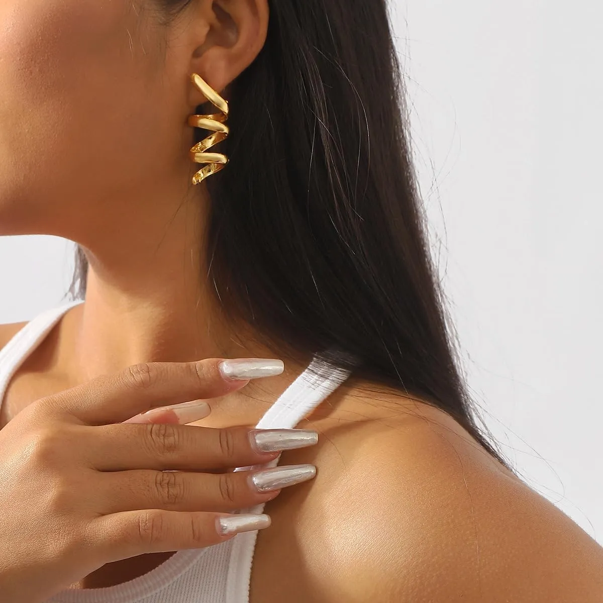 Gold Spiral Earrings Fashionable Curved Earrings Chunky Gold studs Hypoallergenic Gold Drop Earrings Geometric Curved Minimalist Simple Earrings for Women