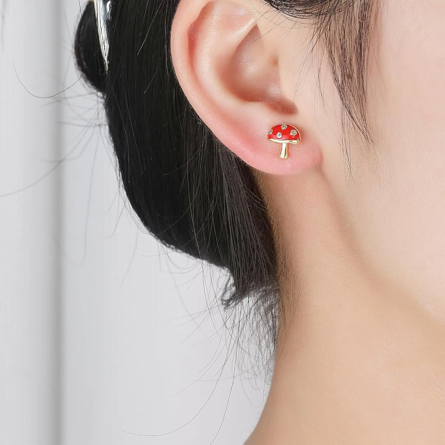 Hanreshe Mushroom Screw Back Earrings for Girls Gold Hypoallergenic Mushroom Crystal Stud Earrings