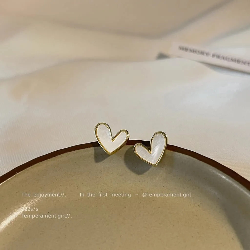 Heart Stud Earrings for Women Small Gold Heart Stud Earrings Simple Black White Enamel Heart Earrings Hypoallergenic Birthday Jewelry Gift for Women