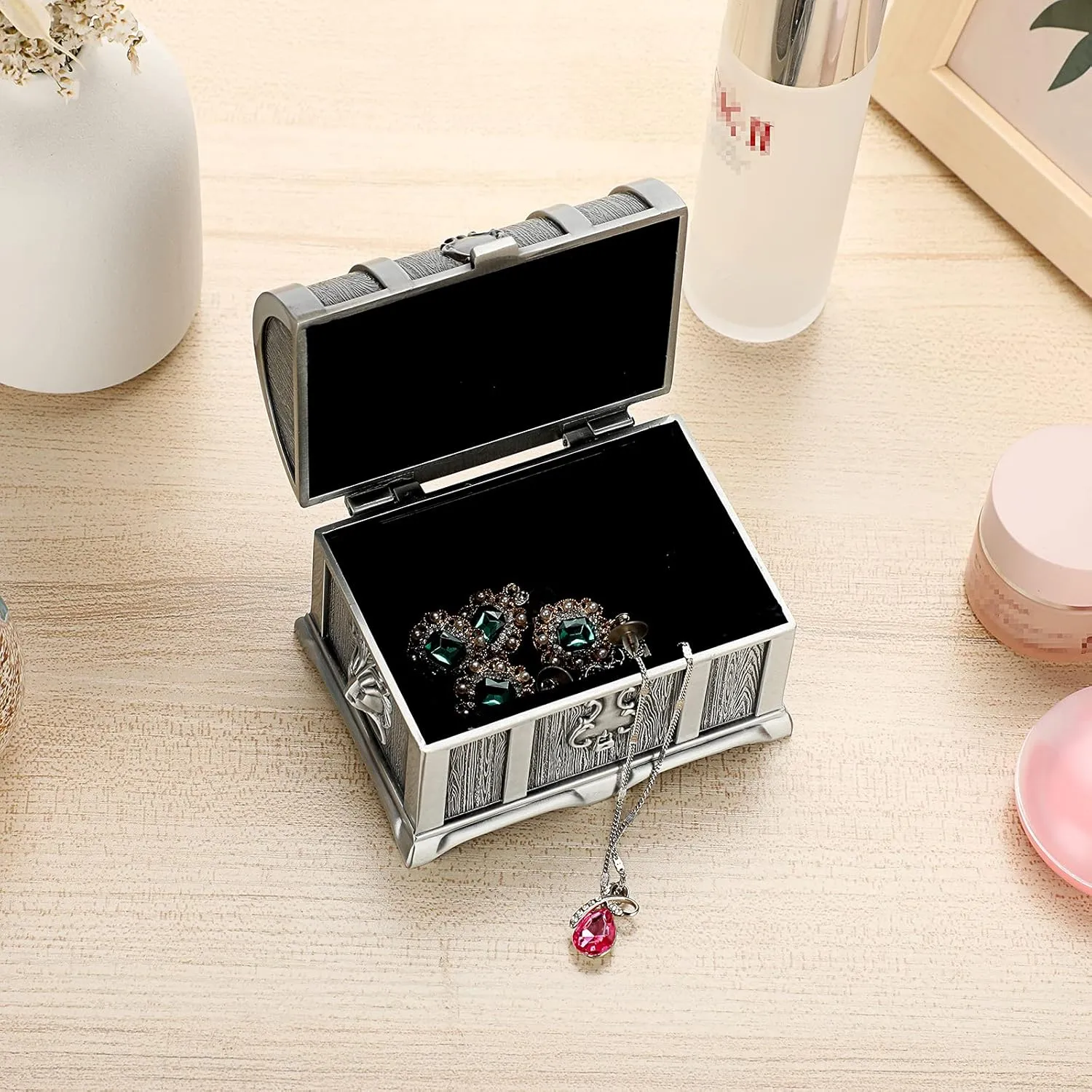 Hipiwe Vintage Metal Jewelry Box Treasure Trinket Chest,Smal Ring Earrings Necklace Keepsake Gift Holder Case for Girls Ladies Women (Small) (Metallic grey, Medium)