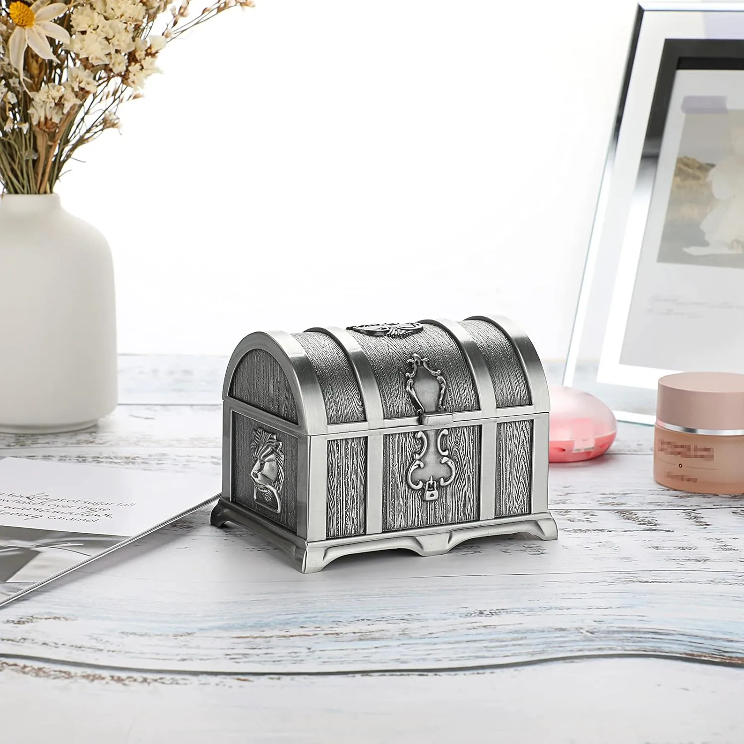 Hipiwe Vintage Metal Jewelry Box Treasure Trinket Chest,Smal Ring Earrings Necklace Keepsake Gift Holder Case for Girls Ladies Women (Small) (Metallic grey, Medium)