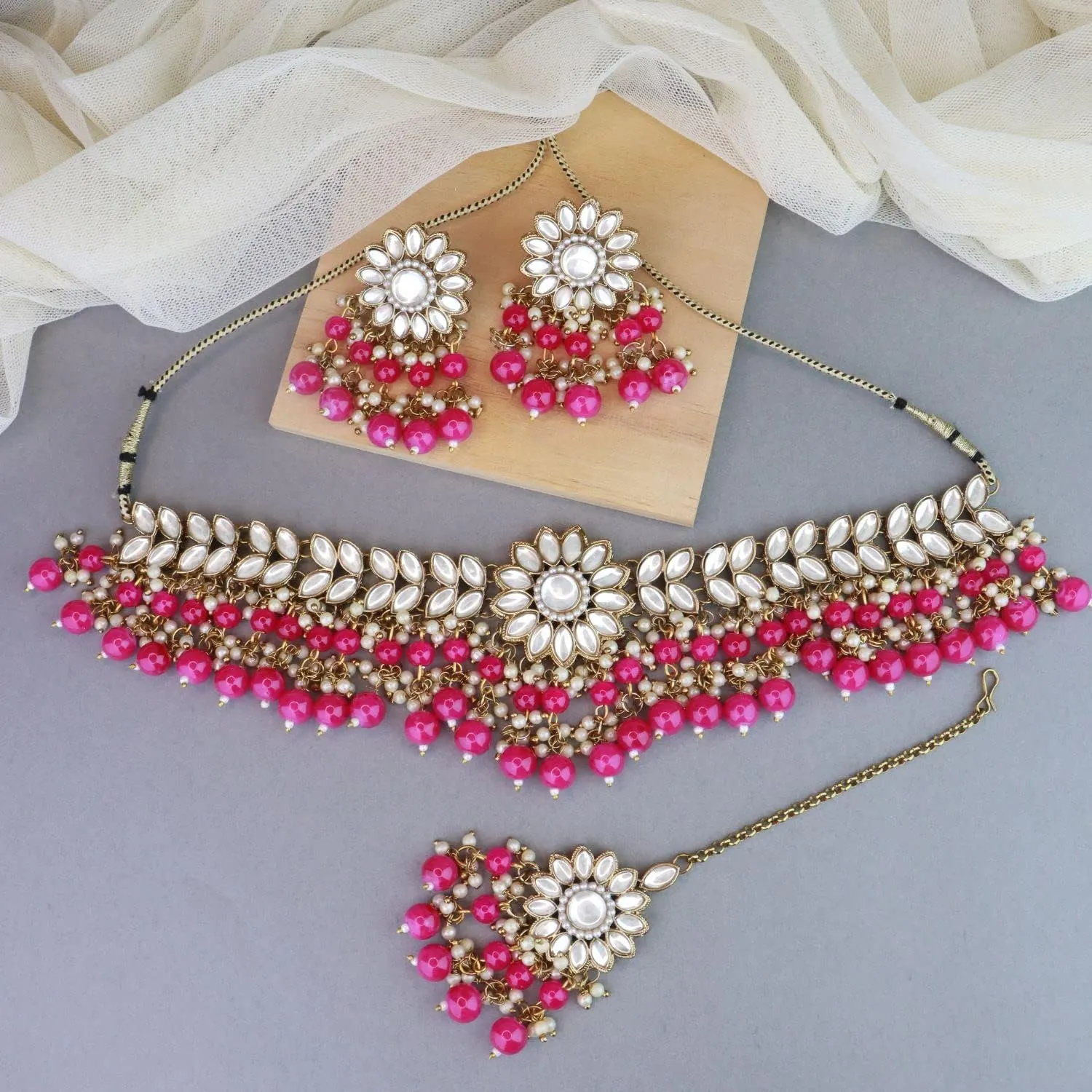 I Jewels Gold Plated Indian Wedding Bollywood Kundan & Pearl Choker Necklace Earring & Maang Tikka Ethnic Jewellery Set for Women (K7232-1)