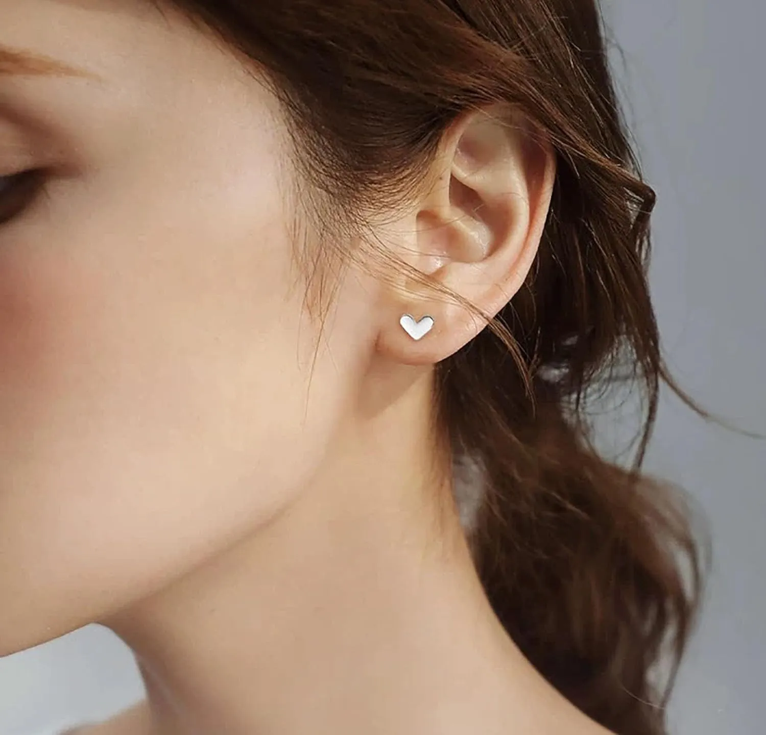 Mini Heart Stud Earrings, Hypoallergenic Tiny Small Cartilage Tragus Stud Earrings for Women Silver/Gold