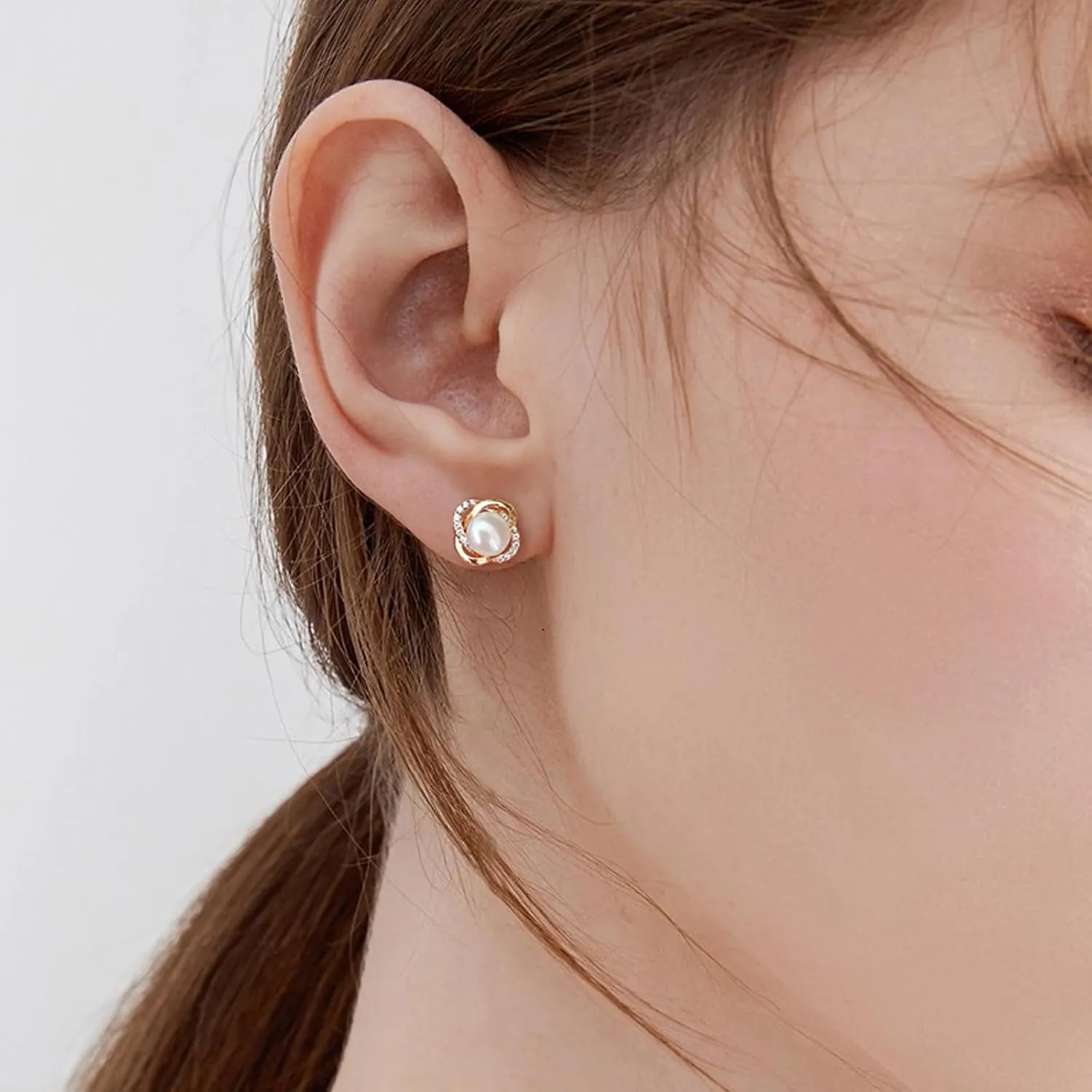Pearl Stud Earrings for Women Rhinestones Pearl Earrings Hypoallergenic stud Gold Jewelry Wedding Earrings for Brides