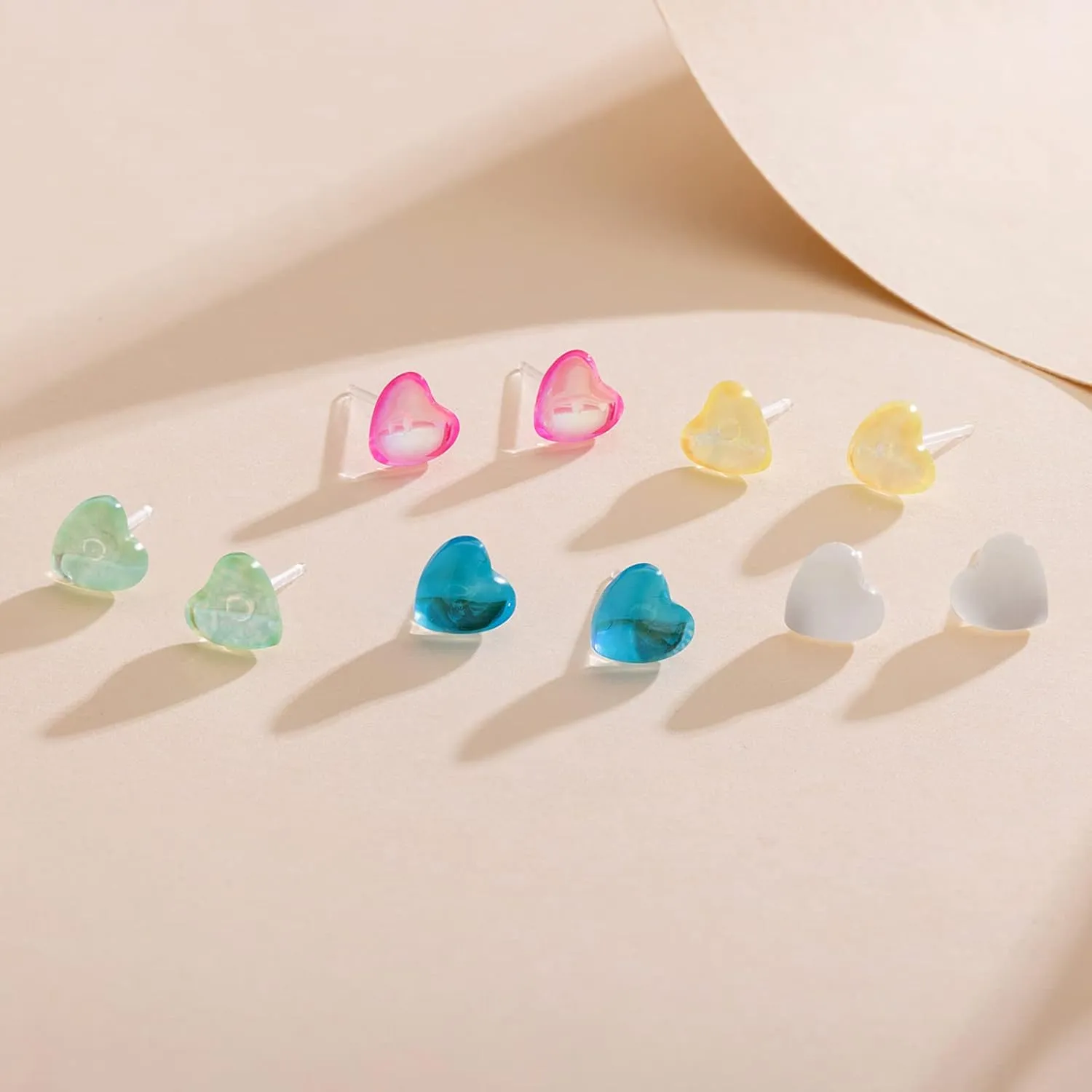Plastic Earrings, KMEOSCH 2 Pairs Hypoallergenic Lightweight Small Simple Plastic Heart Earrings Studs for Sensitive Ears