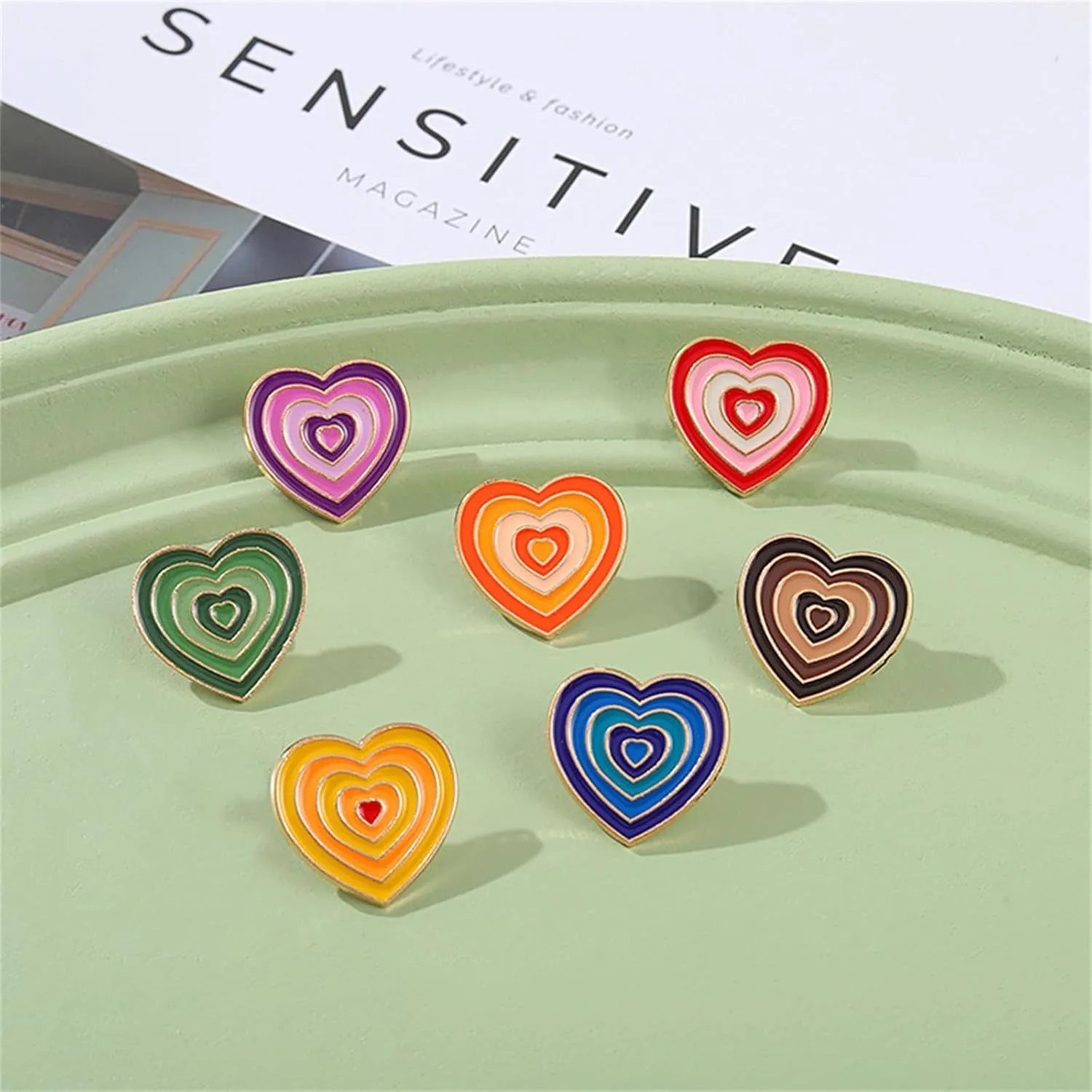 Rainbow Color Heart Enamel Brooch Cute Cartoon Shiny Rainbow Gradient Colored Heart Shaped Love Life Brooch Pin Fashion Jewelry for Any Special Occasions