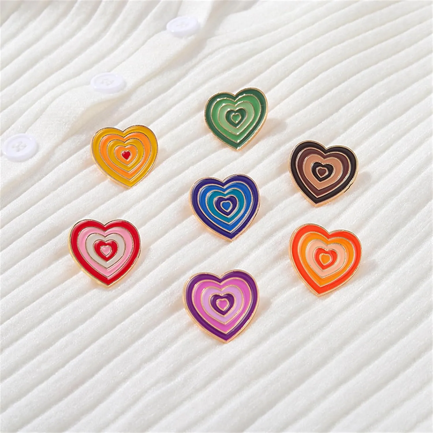 Rainbow Color Heart Enamel Brooch Cute Cartoon Shiny Rainbow Gradient Colored Heart Shaped Love Life Brooch Pin Fashion Jewelry for Any Special Occasions