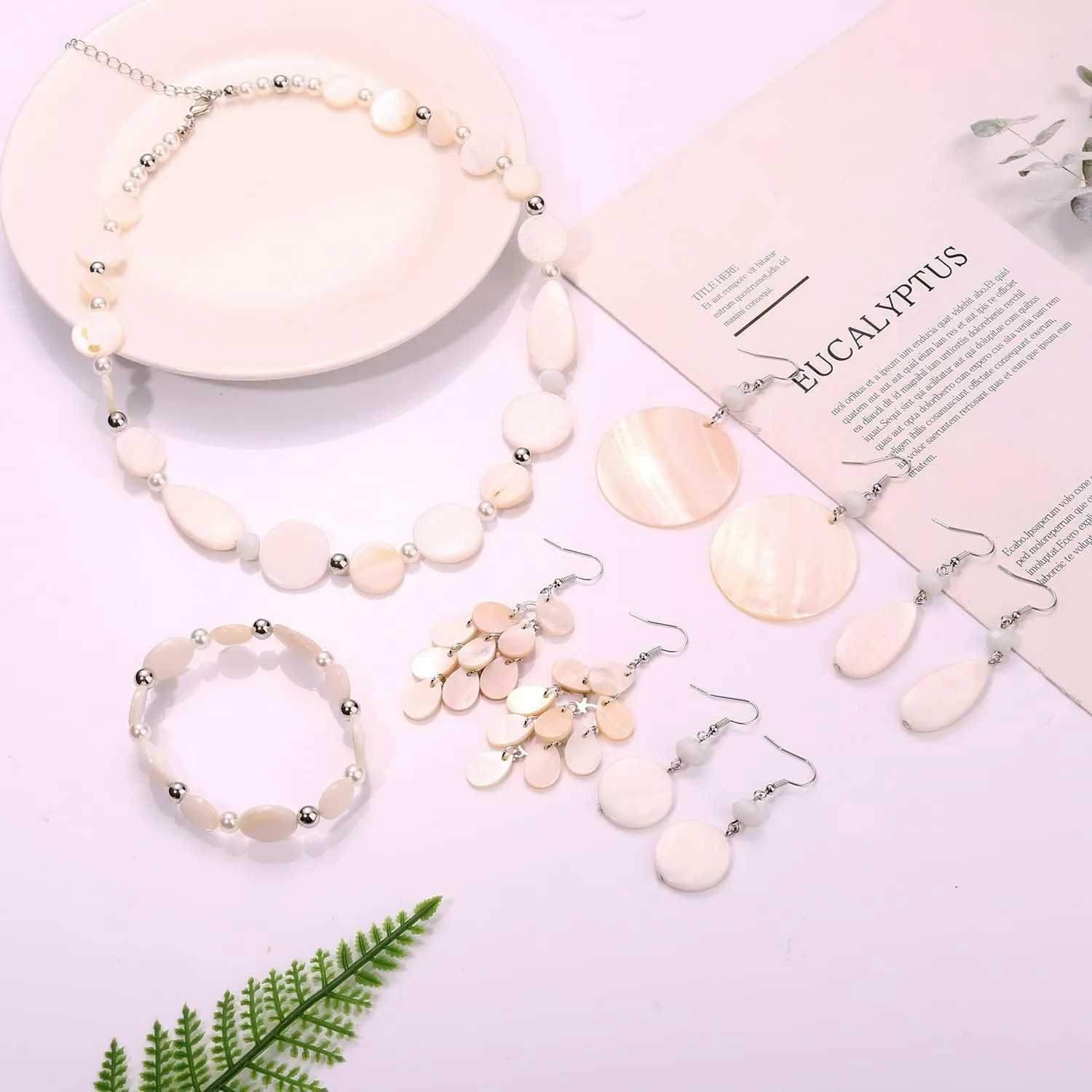 Shell Necklace and Bracelet Earrings Set for Women Boho Shell Choker Necklace Bracelet Waterfall Seashell Dangle Earrings Summer Beach Jewelry
