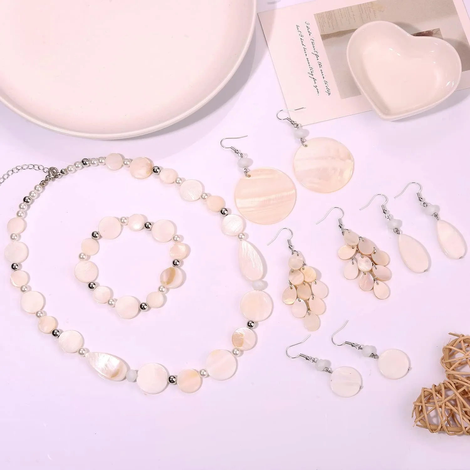 Shell Necklace and Bracelet Earrings Set for Women Boho Shell Choker Necklace Bracelet Waterfall Seashell Dangle Earrings Summer Beach Jewelry