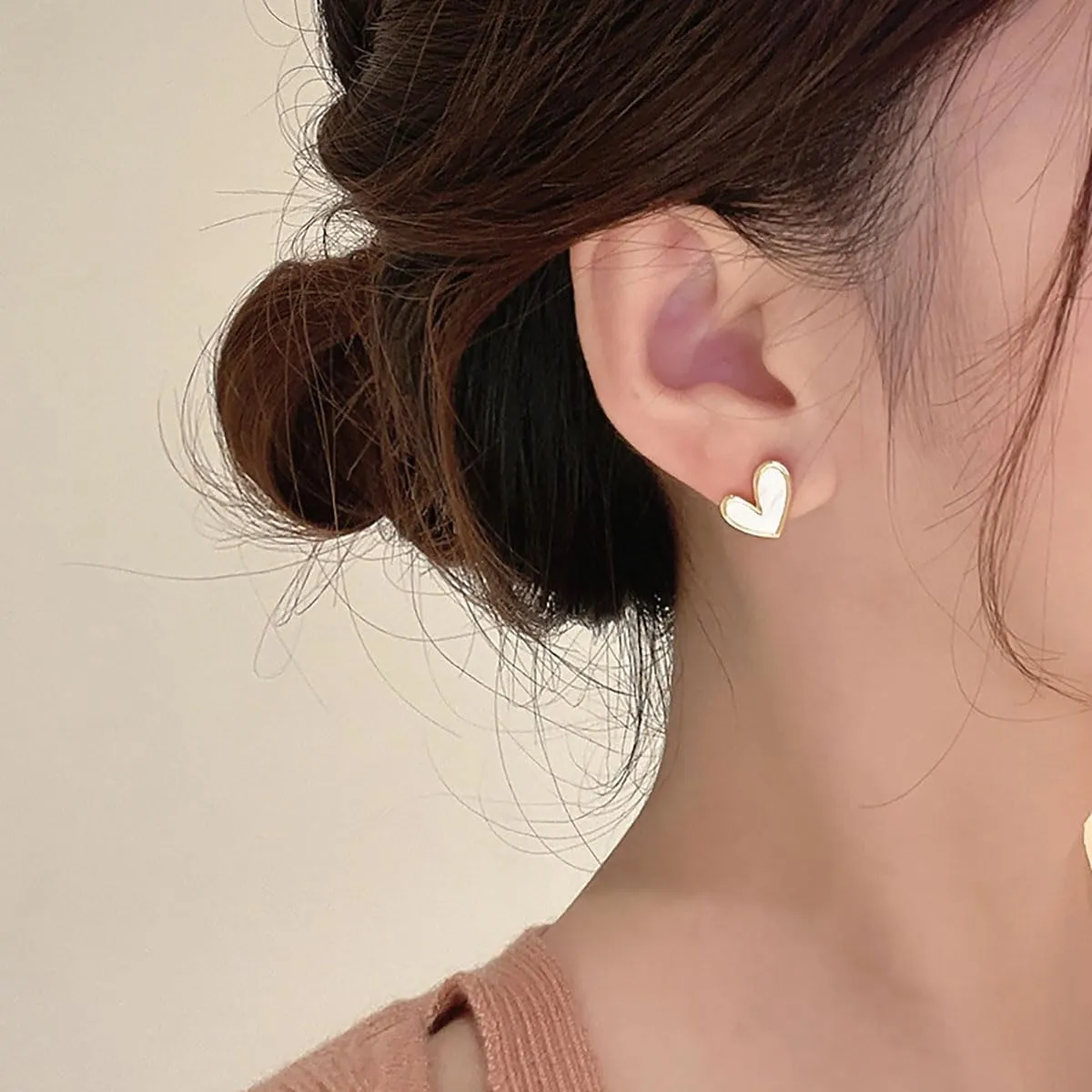 Small Heart Stud Earrings for Women Simple Black White Enamel Heart Earrings Small Gold Heart Stud Earrings Hypoallergenic Birthday Jewelry Gift for Women