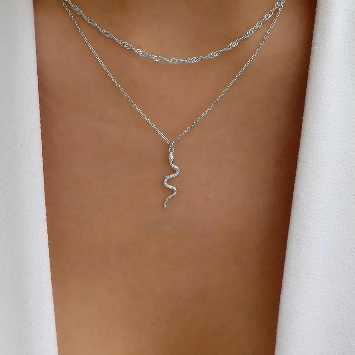 Vintage Layered Snake Necklace Punk Snake Pendant Necklace Snake Choker Necklace Goth Serpent Necklace Punk Animal Necklace Chain Jewelry for Women