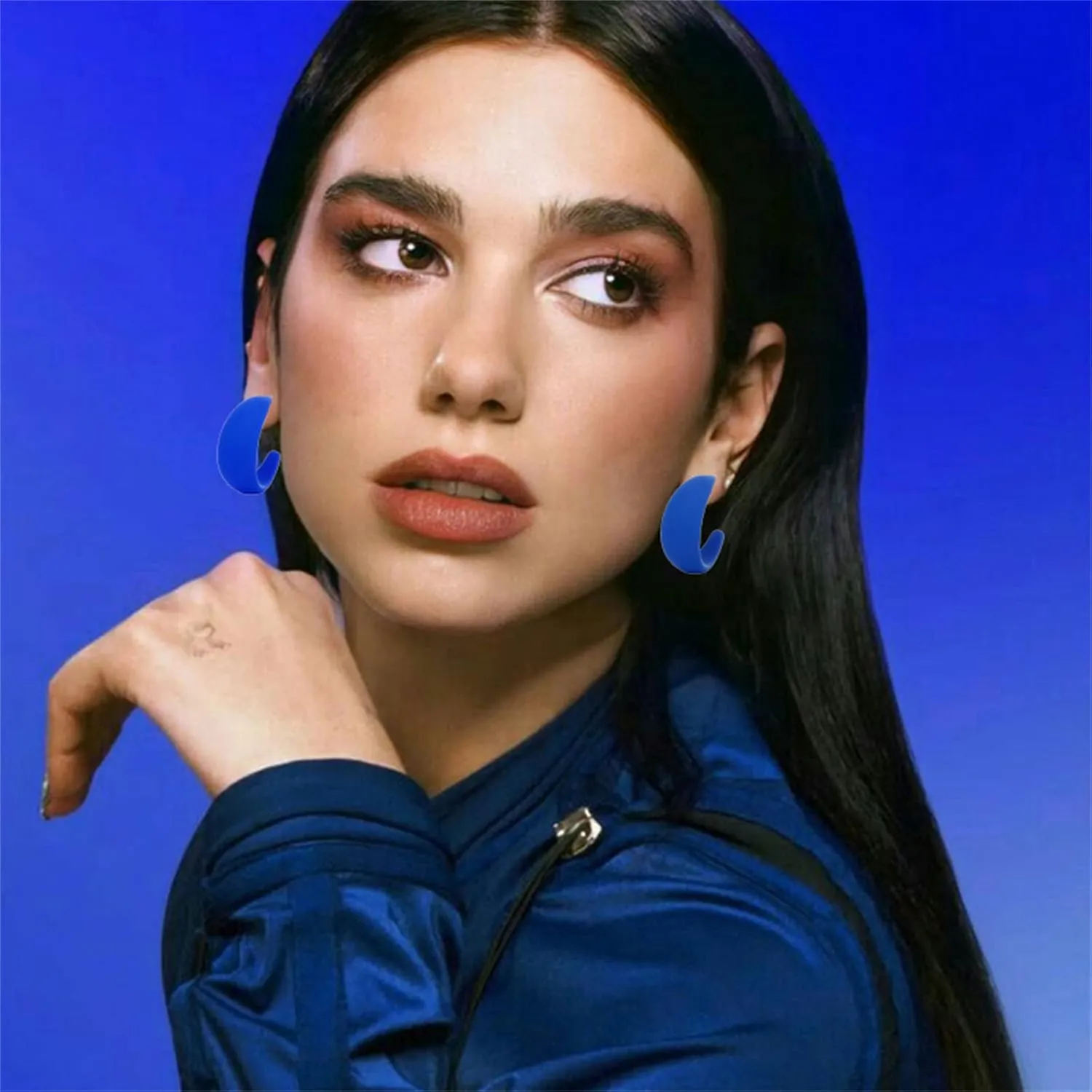 WCRAZYE Colorful Acrylic Chunky Hoop Earrings for Women Lightweight Exaggerated Geometric Earrings Minimalist Earrings Retro Neon Earrings StatementJewellery