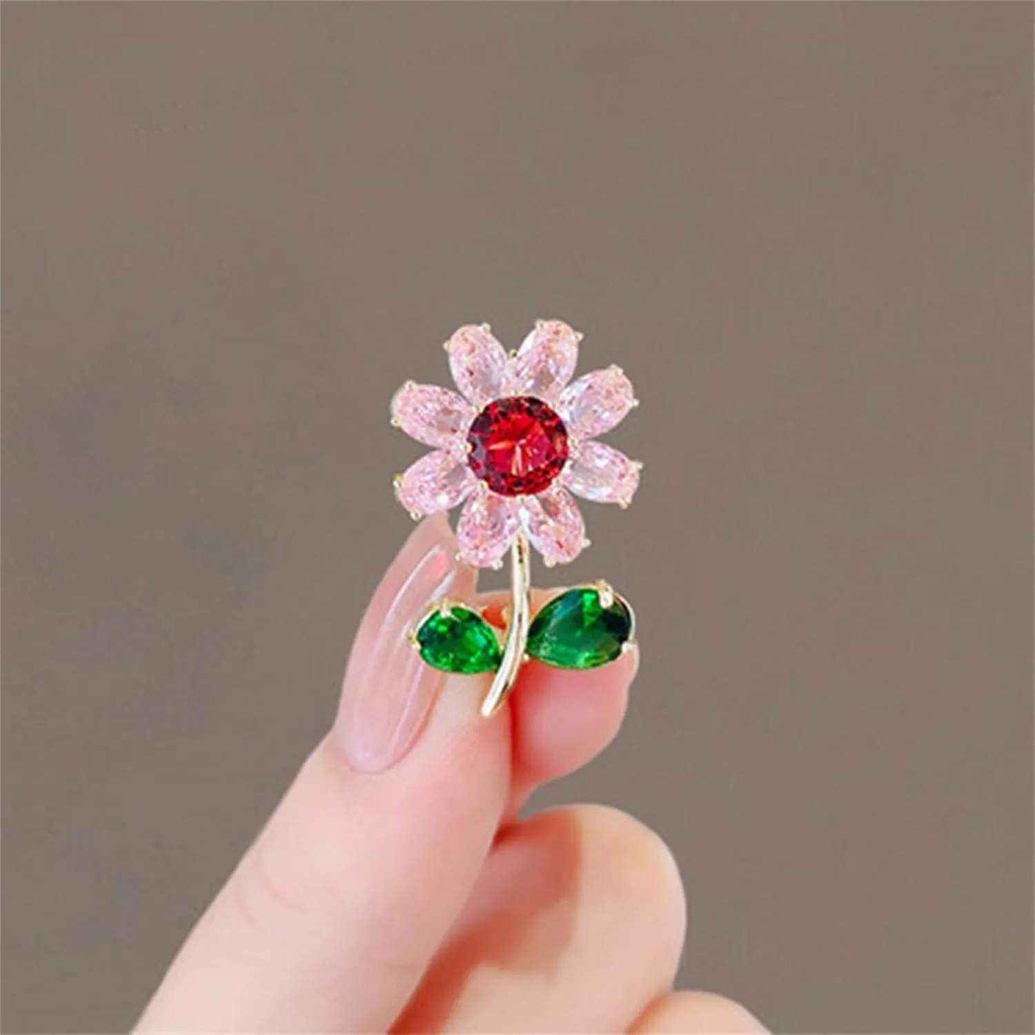 WCRAZYE Sunflower Flower Brooch Pin for Women Girls Elegant Enamel Crystal Rhinestone Yellow Flower Plant Brooch Pin, Charm Sun Flower Coat Brooch for Mom Christmas Valentine's Day Jewelry Gifts