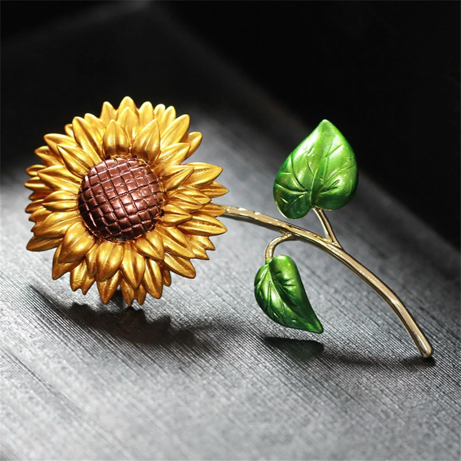 WCRAZYE Sunflower Flower Brooch Pin for Women Girls Elegant Enamel Crystal Rhinestone Yellow Flower Plant Brooch Pin, Charm Sun Flower Coat Brooch for Mom Christmas Valentine's Day Jewelry Gifts