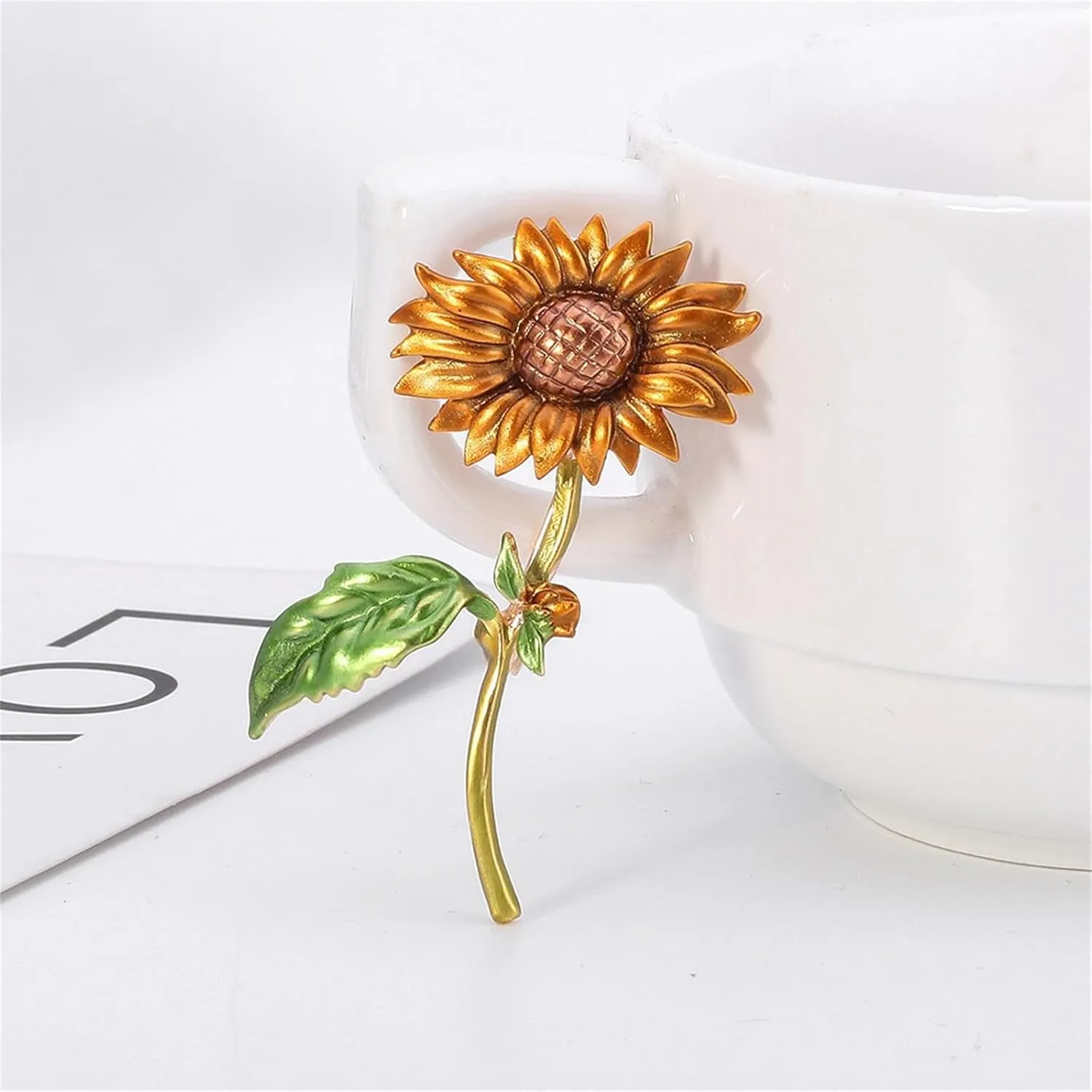 WCRAZYE Sunflower Flower Brooch Pin for Women Girls Elegant Enamel Crystal Rhinestone Yellow Flower Plant Brooch Pin, Charm Sun Flower Coat Brooch for Mom Christmas Valentine's Day Jewelry Gifts
