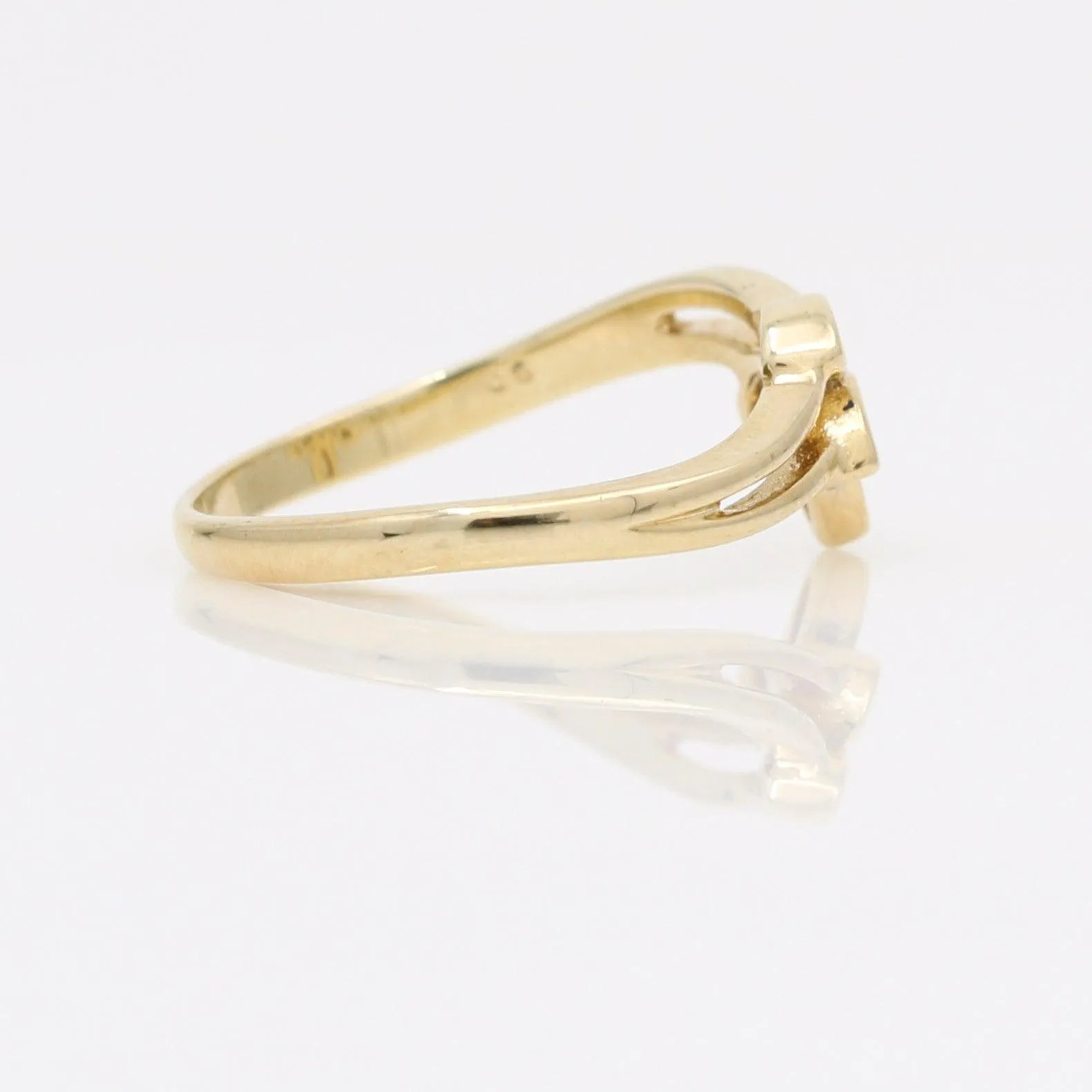 Women's Modern Diamond Leaves Ring in 14k Yellow Gold