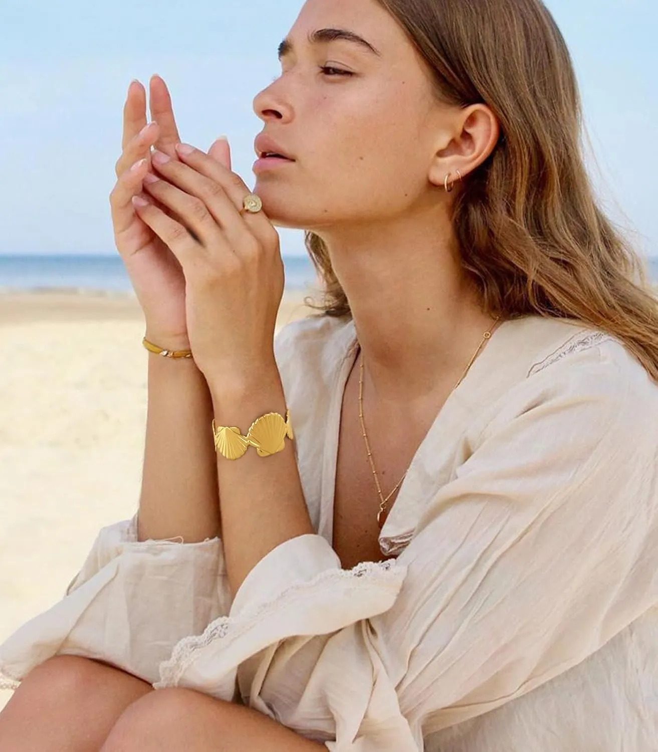 WOWORAMA Chunky Gold Shell Cuff Bracelets for Women Wide Hammered Starfish Bracelet Gold Coral Reef Bracelet Boho Summer Beach Statement Bracelet